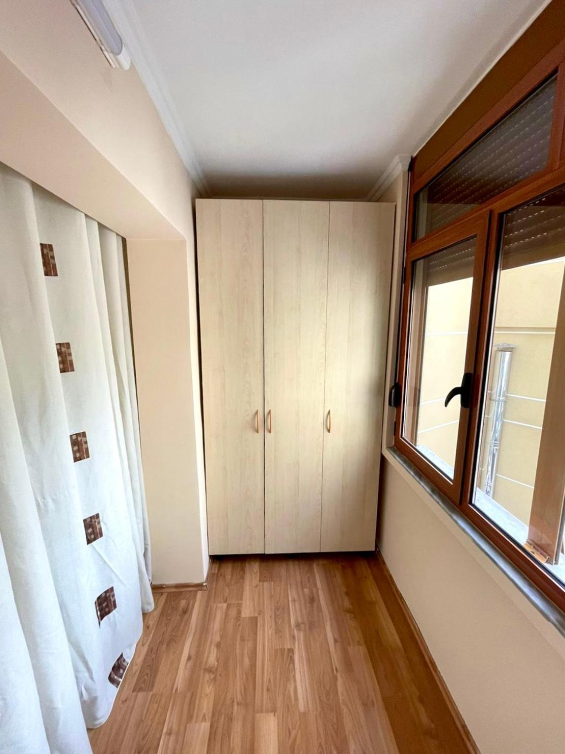Skanderbeg Square Apartment 02 Tirana Bagian luar foto