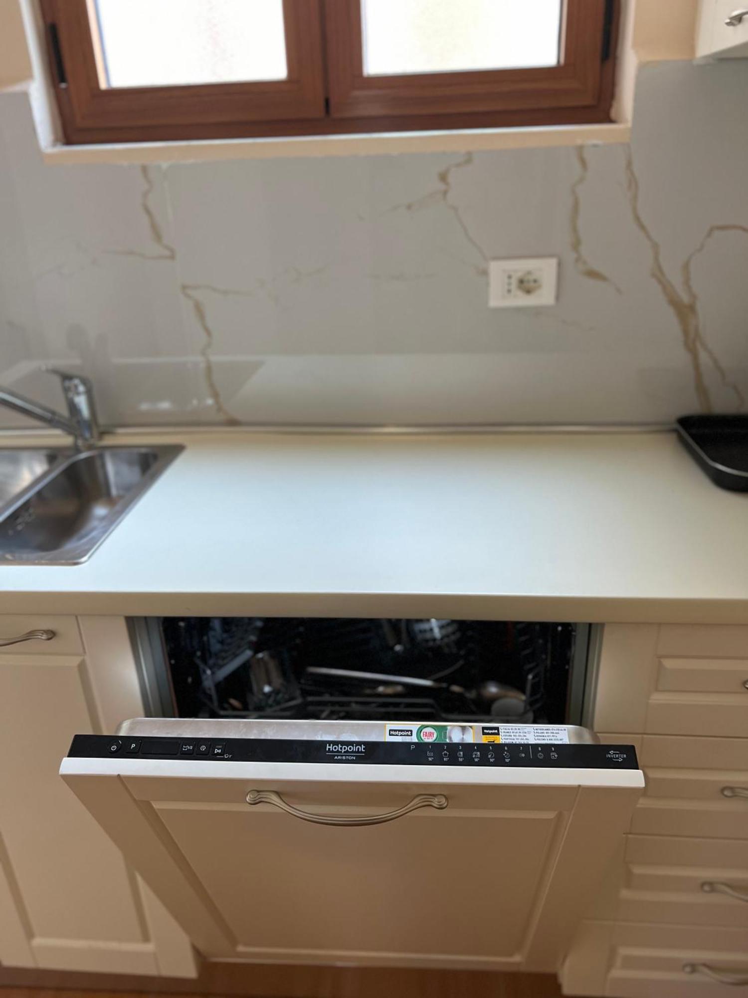 Skanderbeg Square Apartment 02 Tirana Bagian luar foto